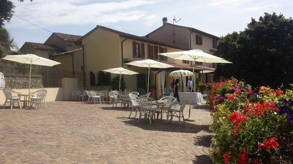 Residence Il Vigneto Lari Zewnętrze zdjęcie